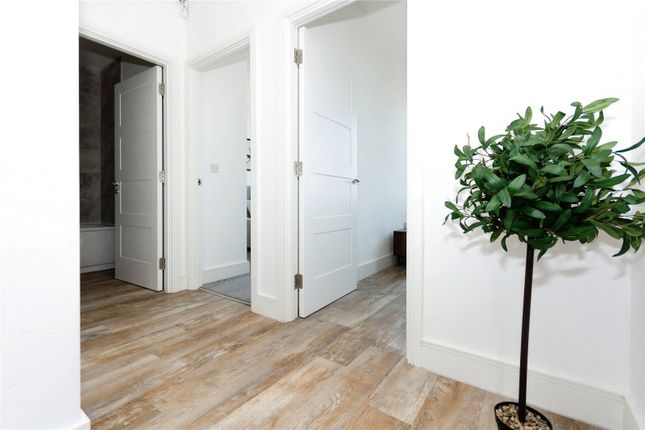 Apartment 210, Park Gate At Lyndon, 2096, Coventry Road, Birmingham photo 2