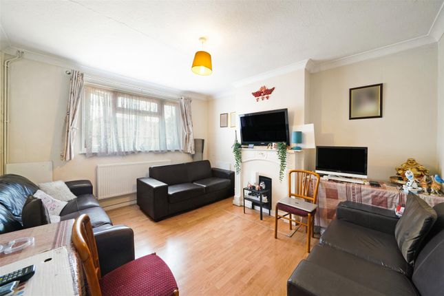 3 Keats Court, Byron Road, Wembley photo 2