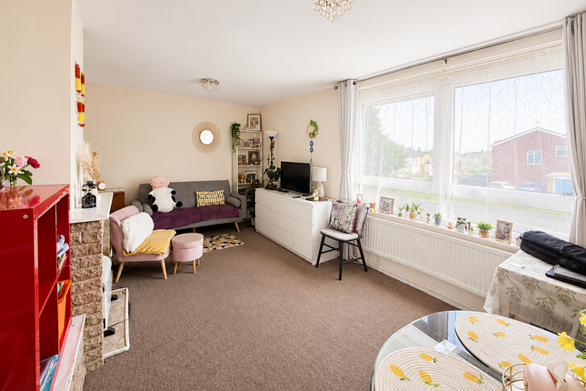 6 Pelham Court, Hemel Hempstead photo 3