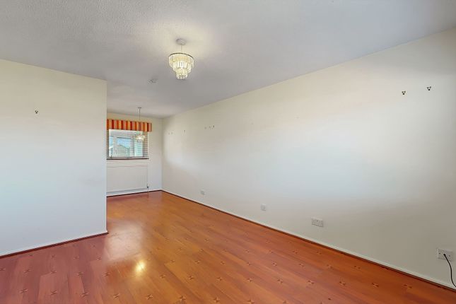27 Glen Roy Drive, Glasgow photo 3