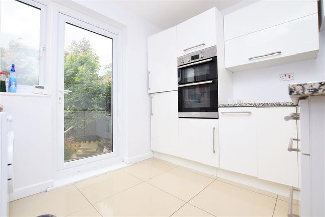 5, Cotesmore Gardens, Dagenham photo 4