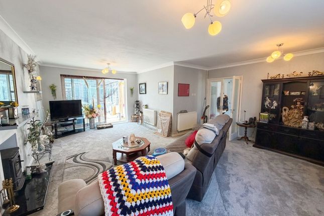 2 Strouds Close, Melton Mowbray photo 2