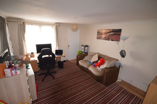 33 Devoke Road, Manchester photo 2
