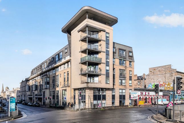3-bed flat on Berkeley Street, Glasgow, £265,000