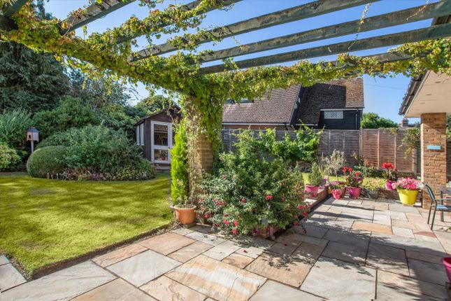 Detached house for sale in Pepingstraw Close, Offham, West Malling, Kent