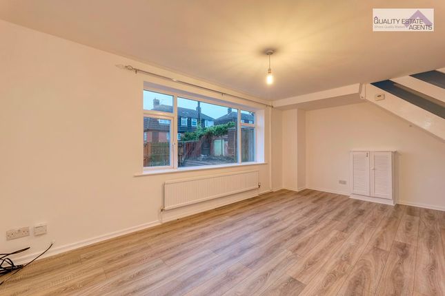 10 Rowan Place, Newcastle-under-Lyme photo 4