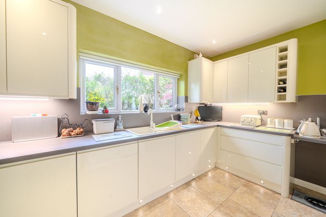 2, Beech Grove, Chepstow photo 4