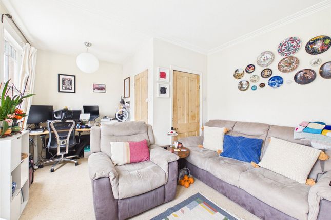 70,, Godstone Road, St Margarets photo 3