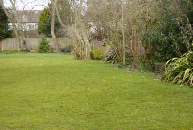 Hocroft Court, Hendon Way, London photo 3