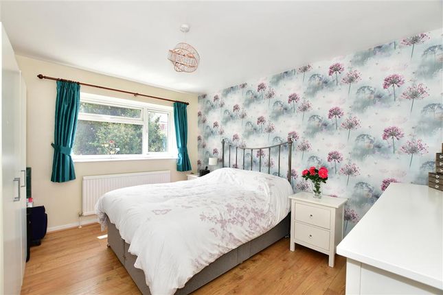Maisonette for sale in Crown Road, Ilford, Essex