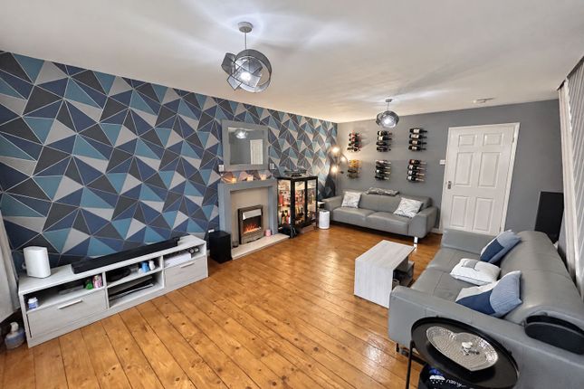 7, Cooperative Terrace, Newcastle upon Tyne photo 4