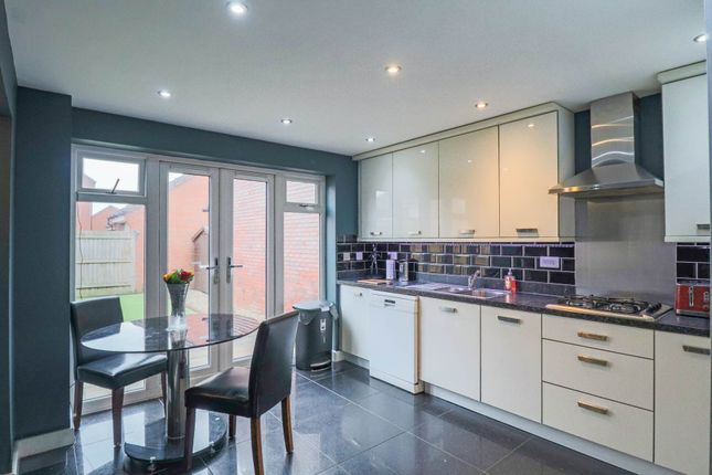 31, Wilson Gardens, Weston-super-Mare photo 4