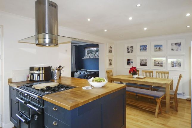 18, Mallon Dene, Rustington photo 4