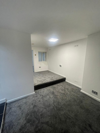 Thumbnail Flat to rent in Wastdale Road, London