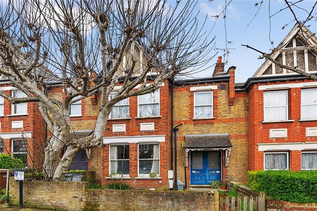 Flat for sale in Uplands Road, Hornsey, London
