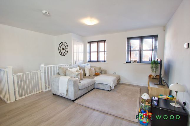 33 Vicarage Walk, Chesterfield photo 2