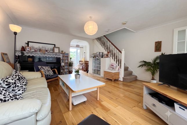 1 Tylers Mead, Luton, Bedfordshire photo 3