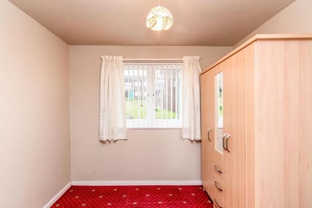 Flat to rent in Lakeside Walk, Erdington, Birmingham