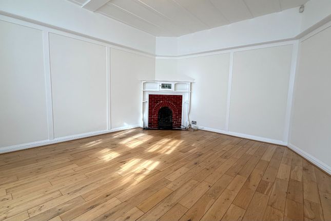 20 Dingwall Gardens, London, Greater London photo 2
