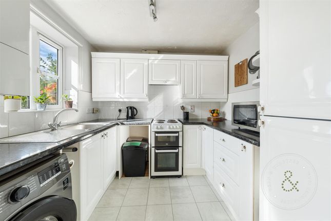 34, Nasturtium Way, Cardiff photo 3