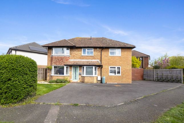 Thumbnail Detached house for sale in Benhams Drive, Horley