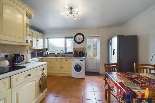 23, Mostyn Road, Cardiff photo 3