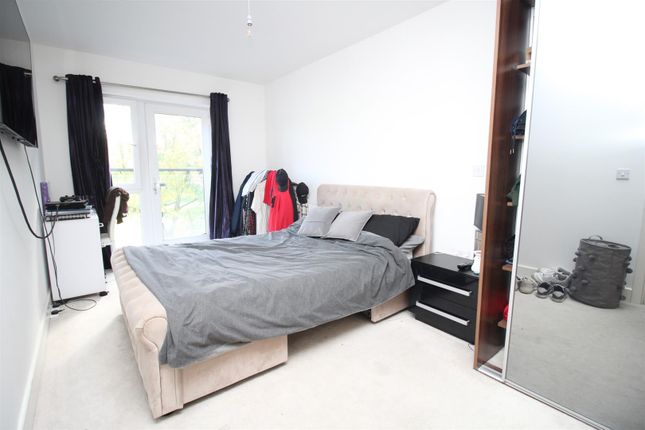 Flat for sale in Rose Lane, Nash Mills, Hemel Hempstead