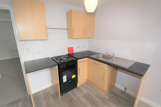 Flat 4, St Georges House, Cullompton photo 3