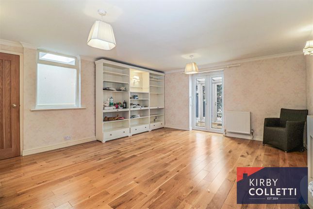 14, Lampits, Hoddesdon photo 4