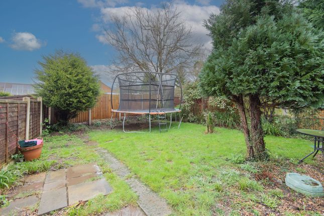 12 Neale Bank, Chesterfield photo 4