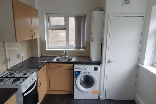 57 Wellington Street, Batley photo 4