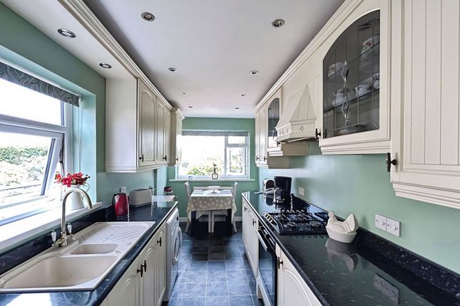 38 Maes Y Wern, Bridgend photo 3