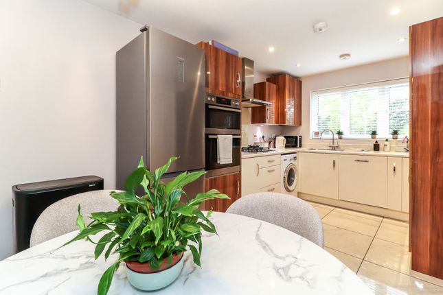 104 South Way, Abbots Langley photo 4