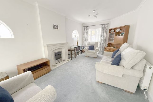 23, Oakmere Lane, Potters Bar photo 4