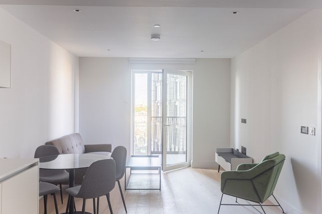Flat for sale in Cascade Way, White City