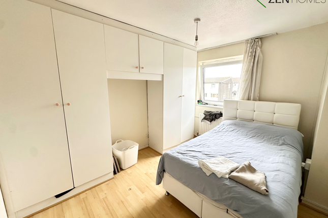 32 Agricola Place, Enfield photo 5