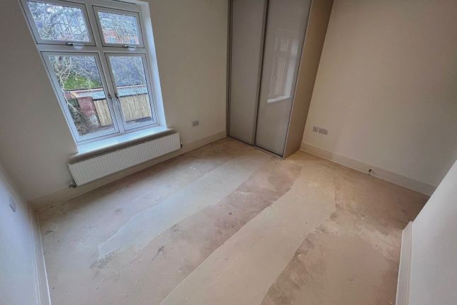 Flat to rent in Warwick Road, Coventry
