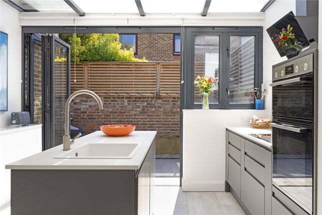45, Colehill Lane, London photo 4