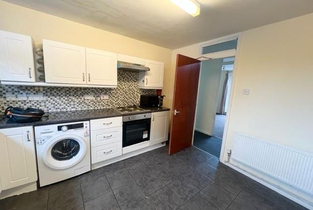 2-bed flat on Folkestone Road, London, £265,000