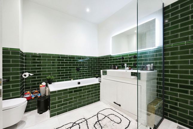 Flat for sale in St. Olaf's Road, Fulham