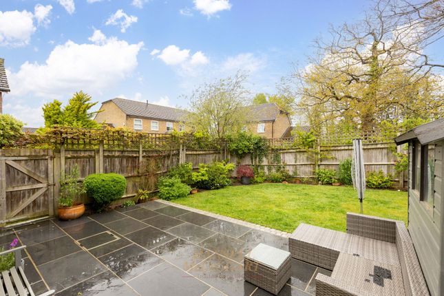 3 Hilda Dukes Way, East Grinstead photo 2