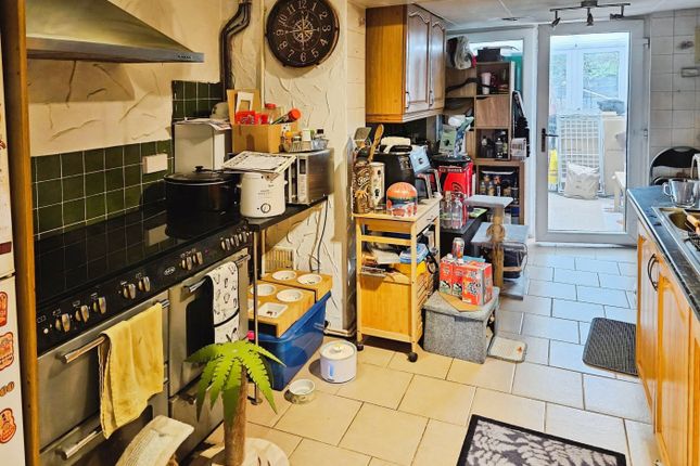 42, Crediton Avenue, Bradeley,, Stoke-on-trent photo 3
