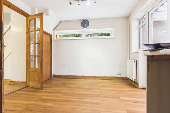 17, Maybourne, Bristol photo 3
