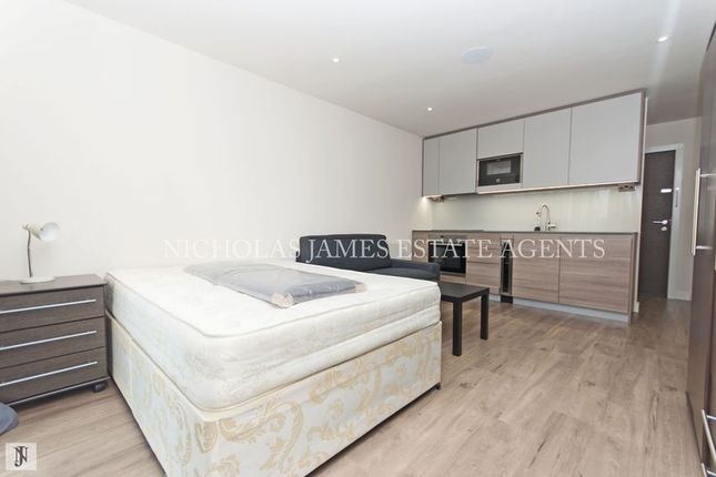 Flat 15 Chapman House, 24 Aerodrome Road, London photo 2