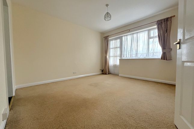 Flat for sale in Runnymede, West End