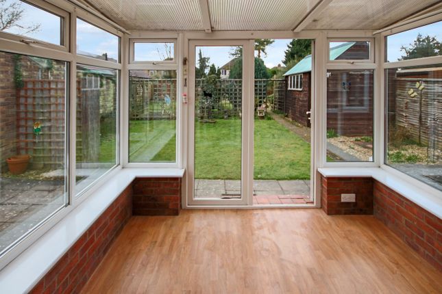 Detached bungalow to rent in Home Close, Histon, Cambridge