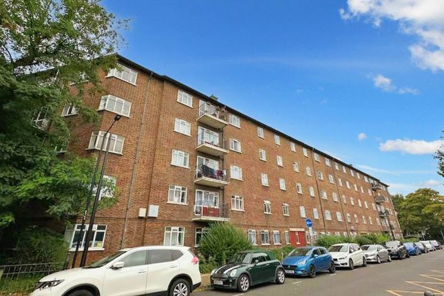 Flat for sale in Padstow House, Three Colt Street, London