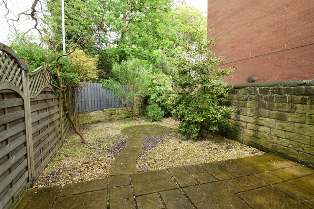 End terrace house to rent in Twitch Hill, Horbury