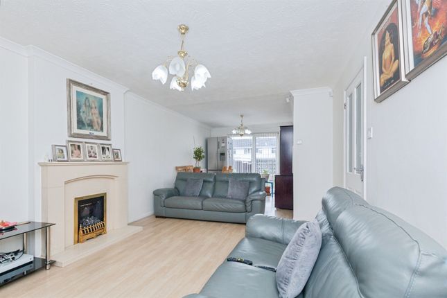 13, Dunsville Walk, LEICESTER photo 2