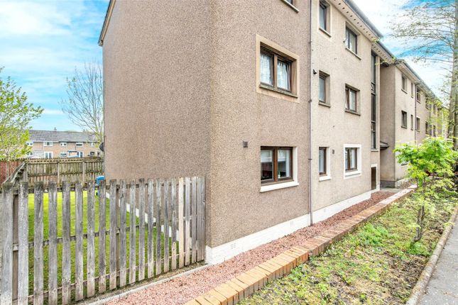 Flat for sale in Overton Crescent, Denny